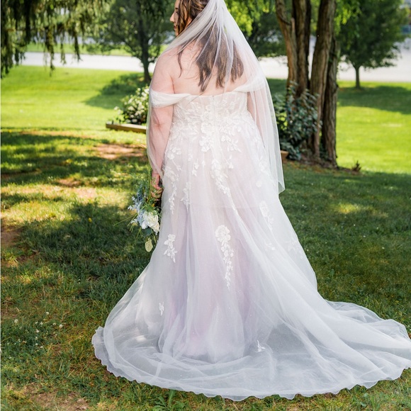 David’s Bridal Galina Signature Wedding Dress SWG834 - Picture 3 of 4